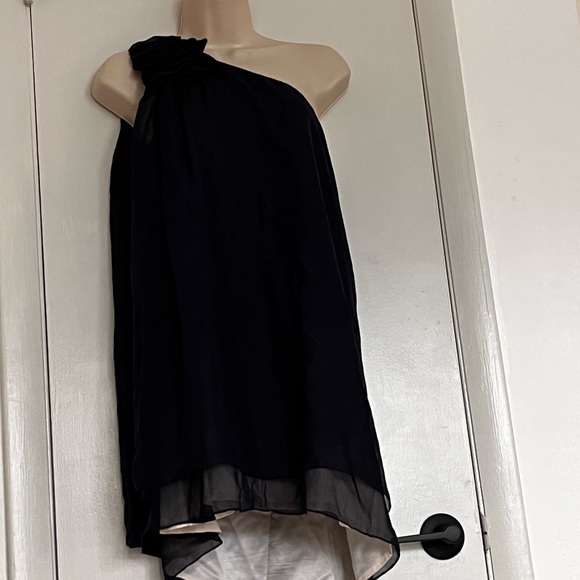 🎈Alice + Olivia Sz XS one shoulder silk blouse - Picture 12 of 15